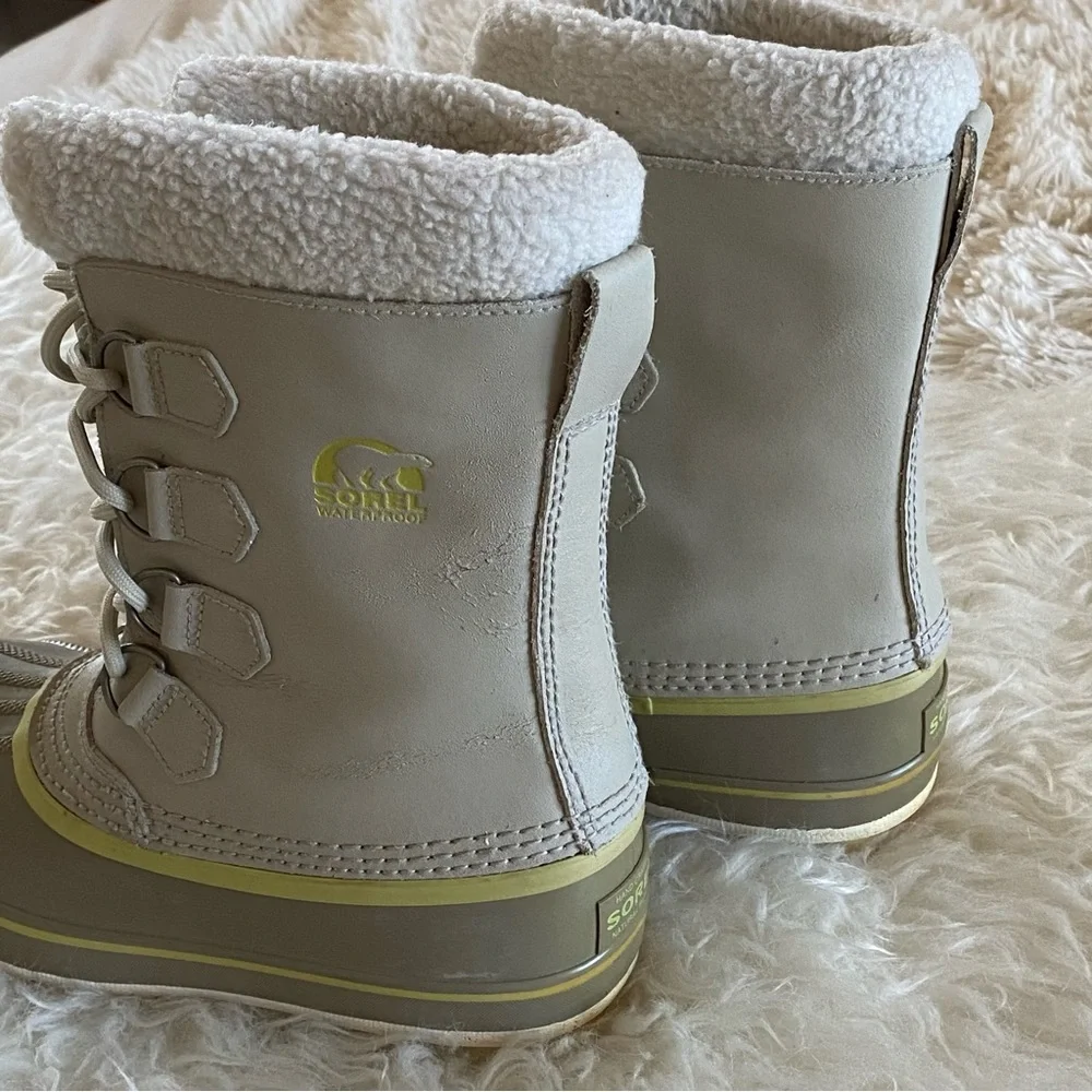 Sorel Women’s 1964 PAC Off-White Waterproof Winter Boots, size 8